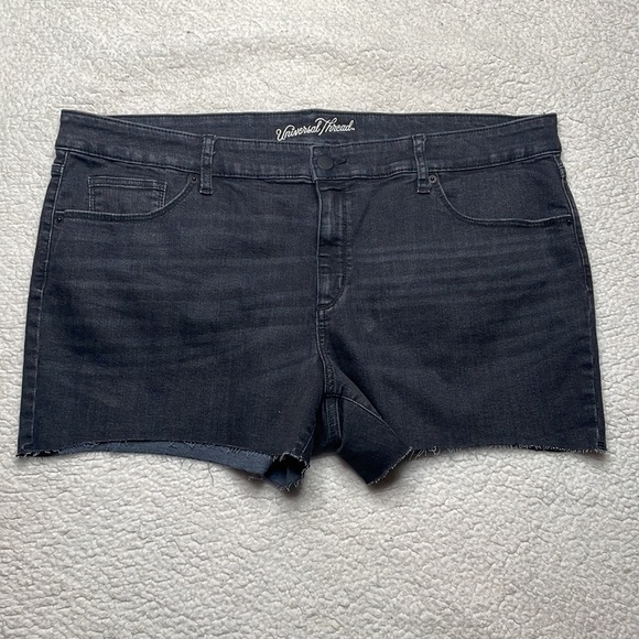 Universal Thread Shorts Black stretchy, size 20 Comfy - Picture 2 of 6